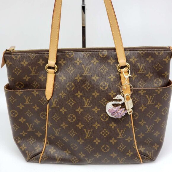 Authentic Louis Vuitton Lock & Key with unbranded Bagcharm, Keycharm, Keychain - Picture 7 of 7